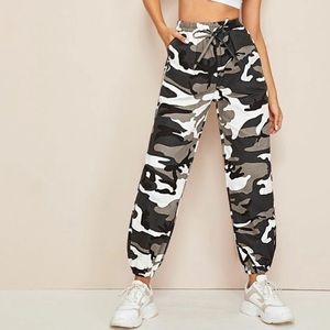 🪂(2/$15)🪂Camo Cargo Joggers